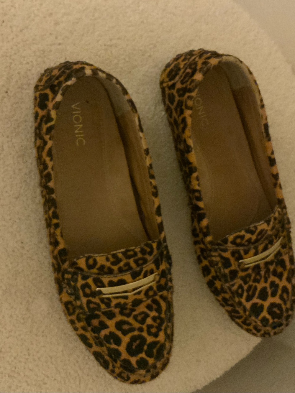 Vionic Leopard-Print Loafers in Tan and Black Sz 9.5